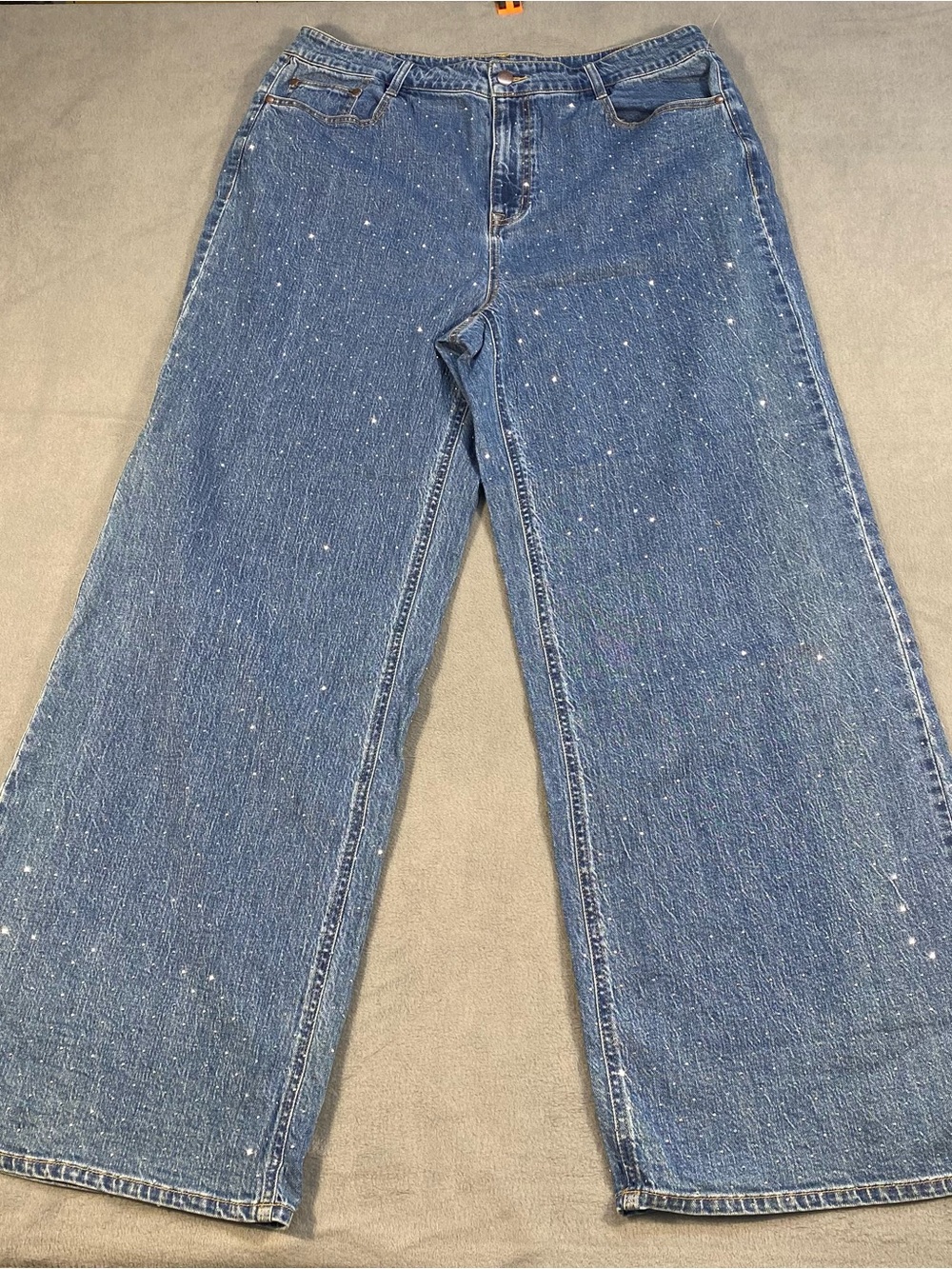 Torrid women’s Blue Rhinestone Speckled high rise Wide-Leg Jeans, size 0 (L)